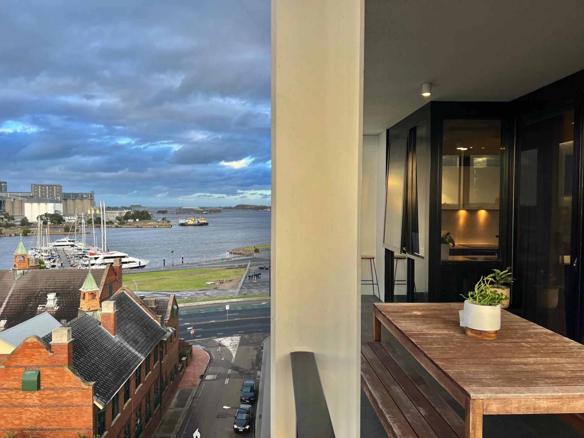 Harbour Towers, Newcastle'S Elite Apartment Stays, Free Parking & Tram Access Exterior photo